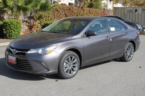 Photo of a 2015-2017 Toyota Camry in Predawn Gray Mica (paint color code 1H1)