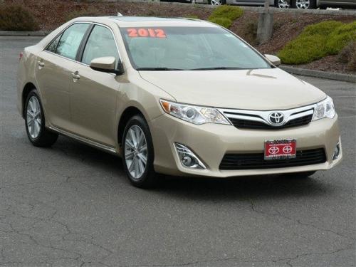 Photo of a 2012 Toyota Camry in Sandy Beach Metallic (paint color code 4T8)