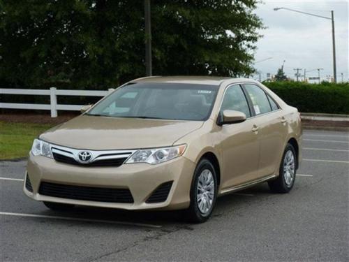 Photo of a 2012 Toyota Camry in Sandy Beach Metallic (paint color code 4T8)