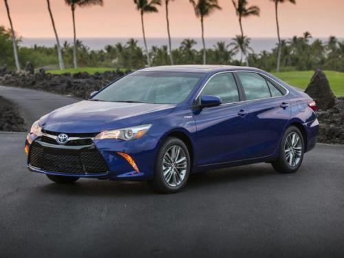 Photo of a 2015-2016 Toyota Camry in Blue Crush Metallic (paint color code 8W7)