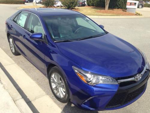 Photo of a 2015-2016 Toyota Camry in Blue Crush Metallic (paint color code 8W7)