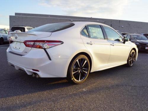 Photo of a 2018-2024 Toyota Camry in Wind Chill (paint color code 2PS)