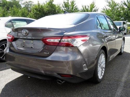 Photo of a 2018-2024 Toyota Camry in Predawn Gray Mica (paint color code 1H1)