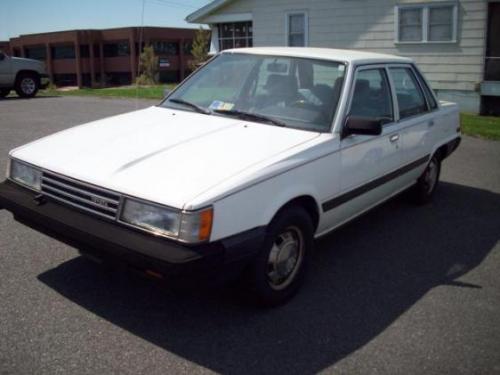 Photo of a 1985-1986 Toyota Camry in White (paint color code 041)