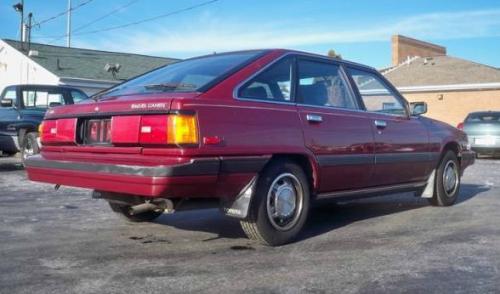 Photo of a 1985-1986 Toyota Camry in Dark Red (paint color code 3F1)