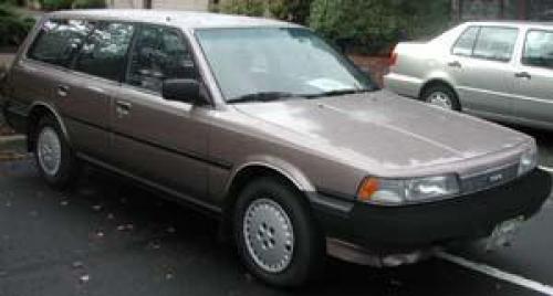 Photo of a 1988 Toyota Camry in Rose Gray Metallic (paint color code 26G)