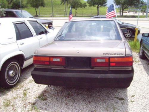 Photo of a 1988 Toyota Camry in Rose Gray Metallic (paint color code 26G)