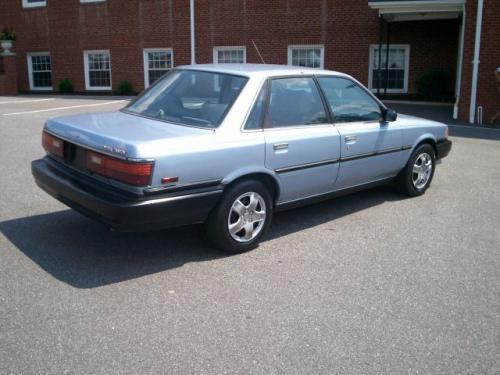 Photo of a 1990-1991 Toyota Camry in Ice Blue Metallic (AKA Pearl) (paint color code 8G2)