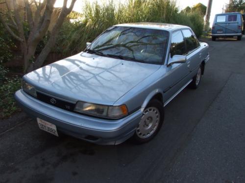 Photo of a 1990-1991 Toyota Camry in Ice Blue Metallic (AKA Pearl) (paint color code 8G2)