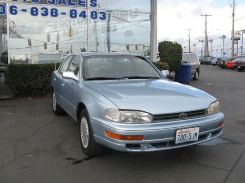 Photo of a 1992 Toyota Camry in Ice Blue Pearl (paint color code 8G2)