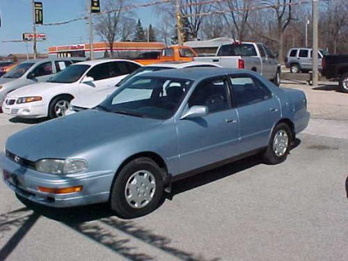 Photo of a 1992 Toyota Camry in Ice Blue Pearl (paint color code 8G2)