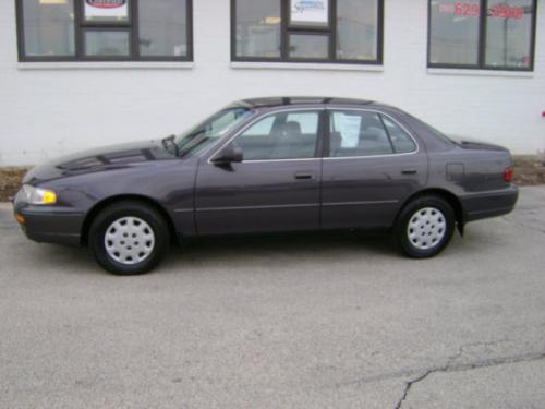 Photo of a 1996 Toyota Camry in Shadow Plum Pearl (paint color code 927)