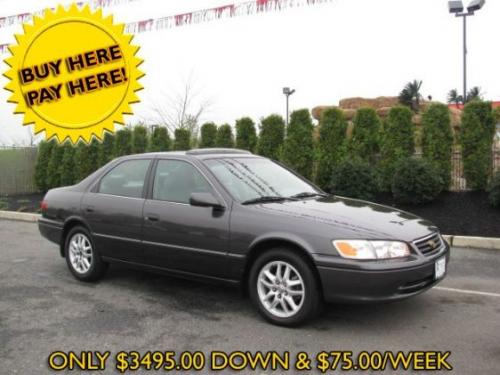 Photo of a 2000-2001 Toyota Camry in Graphite Gray Pearl (paint color code 1C6)