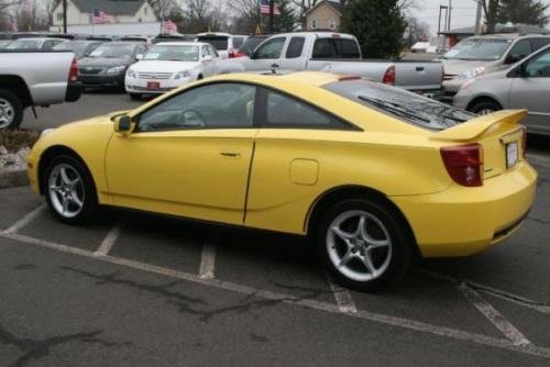 Photo of a 2003-2005 Toyota Celica in Solar Yellow (paint color code 576)