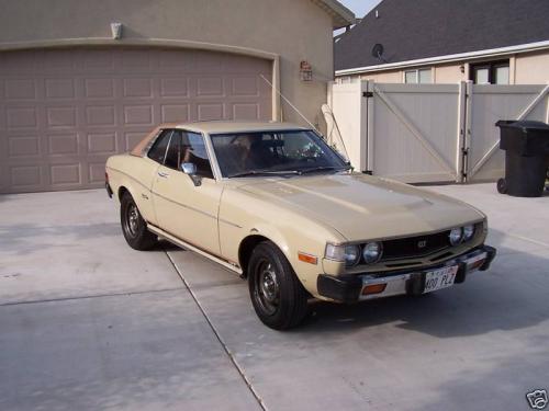 Photo of a 1976-1977 Toyota Celica in Beige (paint color code 464)