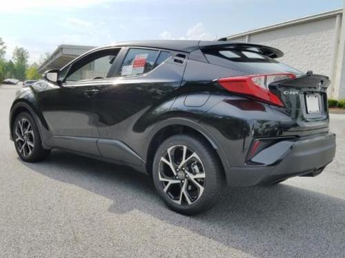 Photo of a 2018-2022 Toyota C-HR in Black Sand Pearl (paint color code 209)