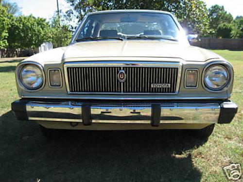 Photo of a 1978-1980 Toyota Cressida in Beige (paint color code 464)