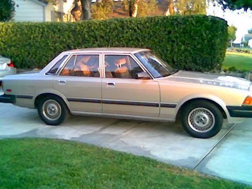 Photo of a 1984 Toyota Cressida in Light Beige Metallic (paint color code 2R2)