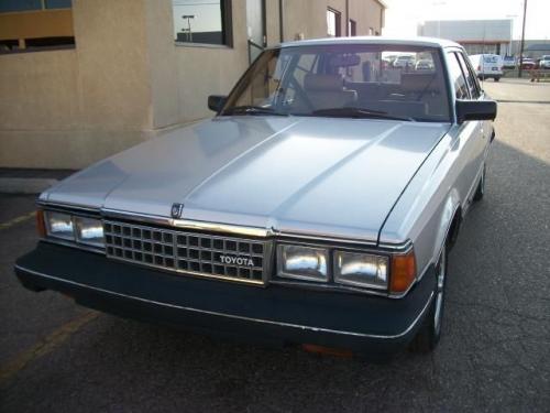 Photo of a 1984 Toyota Cressida in Light Beige Metallic (paint color code 2R2)