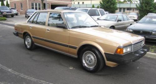 Photo of a 1984 Toyota Cressida in Light Topaz Metallic (paint color code 4E1)