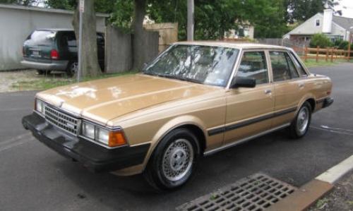 Photo of a 1984 Toyota Cressida in Light Topaz Metallic (paint color code 4E1)