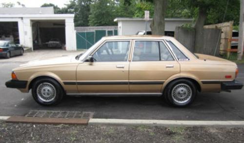 Photo of a 1984 Toyota Cressida in Light Topaz Metallic (paint color code 4E1)