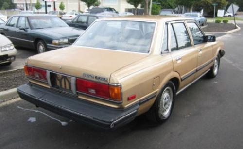 Photo of a 1984 Toyota Cressida in Light Topaz Metallic (paint color code 4E1)