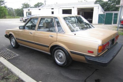 Photo of a 1984 Toyota Cressida in Light Topaz Metallic (paint color code 4E1)