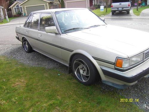 Photo of a 1987-1988 Toyota Cressida in Beige Metallic (paint color code 4G8)