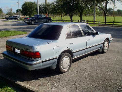 Photo of a 1989-1992 Toyota Cressida in Ice Blue Pearl (paint color code 8G2)