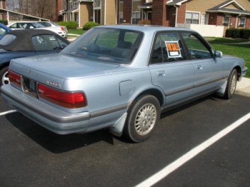 Photo of a 1989-1992 Toyota Cressida in Ice Blue Pearl (paint color code 8G2)