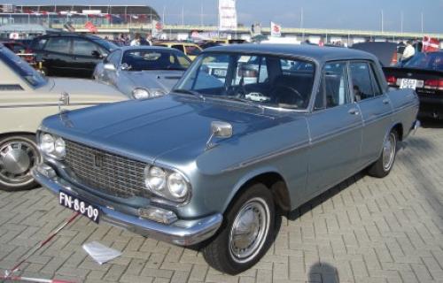 Photo of a 1965-1967 Toyota Crown in Foggy Silver Metallic (paint color code T1050)