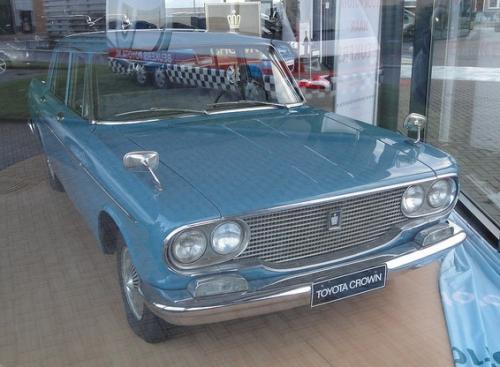 Photo of a 1965-1967 Toyota Crown in Horizontal Blue (paint color code T1208)