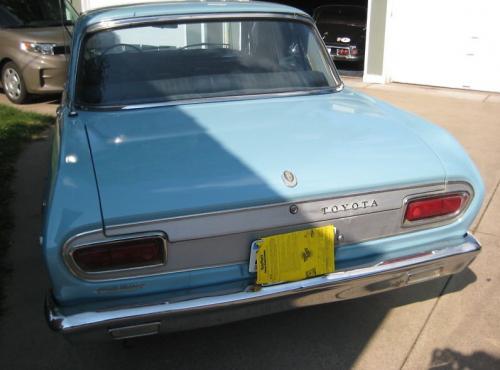 Photo of a 1965-1967 Toyota Crown in Horizontal Blue (paint color code T1208)