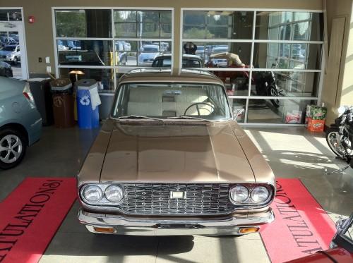 Photo of a 1965-1967 Toyota Crown in Cathedral Gold Metallic (paint color code T1212)