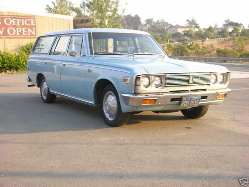 Photo of a 1968-1971 Toyota Crown in Horizontal Blue (paint color code T1208)