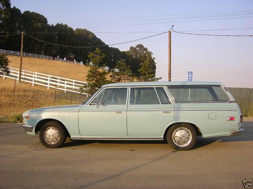 Photo of a 1968-1971 Toyota Crown in Horizontal Blue (paint color code T1208)