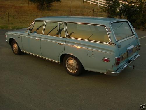 Photo of a 1968-1971 Toyota Crown in Horizontal Blue (paint color code T1208)