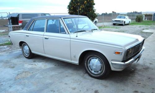 Photo of a 1968-1971 Toyota Crown in Usse White (paint color code T1427)