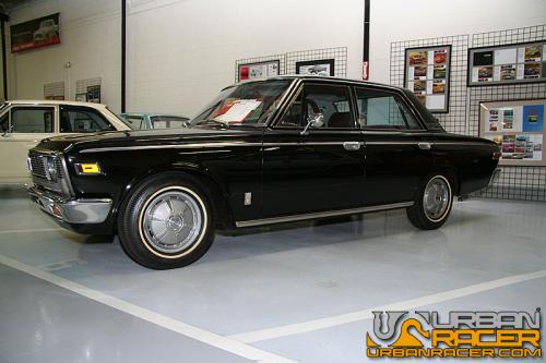 Photo of a 1968-1971 Toyota Crown in Black (paint color code T26)