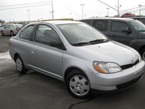 Photo of a 2000-2002 Toyota ECHO in Alpine Silver Metallic (paint color code 199)