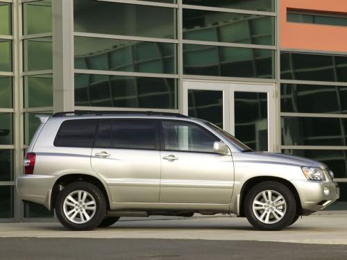 Photo of a 2001-2007 Toyota Highlander in Millennium Silver Metallic (paint color code 1C0)