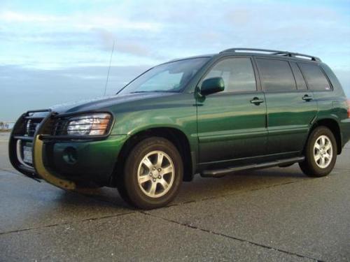 Photo of a 2001-2003 Toyota Highlander in Electric Green Mica (paint color code 6R4)