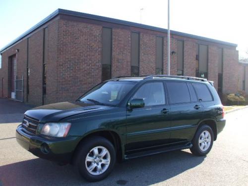 Photo of a 2001-2003 Toyota Highlander in Electric Green Mica (paint color code 6R4)