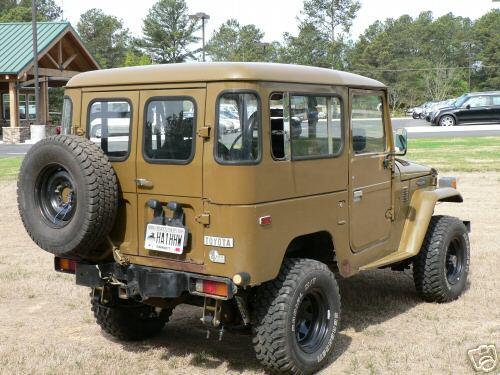 Photo of a 1978-1982 Toyota Land Cruiser in Olive (paint color code 653)