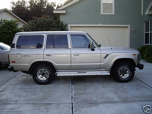 Photo of a 1985-1987 Toyota Land Cruiser in Silver Metallic (paint color code 147)