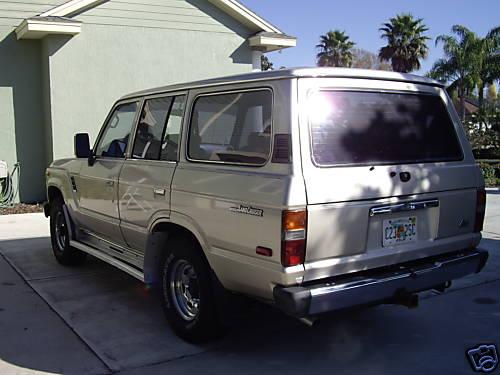 Photo of a 1985-1987 Toyota Land Cruiser in Silver Metallic (paint color code 147)