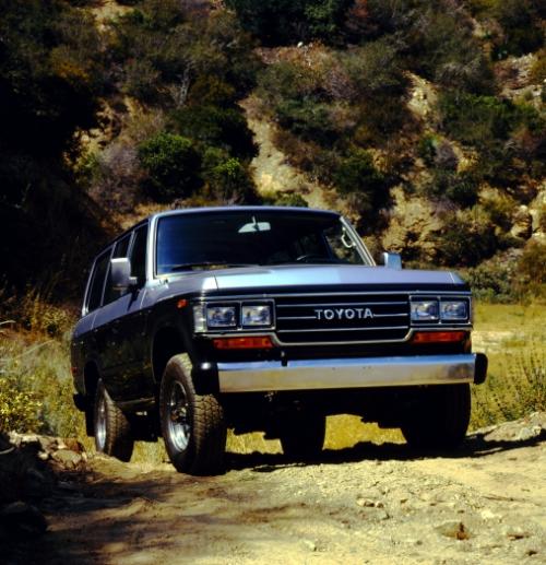 Photo of a 1988-1990 Toyota Land Cruiser in Light Blue Metallic on Dark Gray Metallic (paint color code 25H)