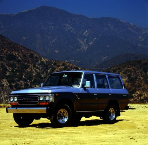 Photo of a 1988-1990 Toyota Land Cruiser in Light Blue Metallic on Dark Gray Metallic (paint color code 25H)