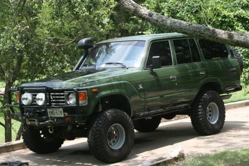 Photo of a 1981-1982 Toyota Land Cruiser in Olive (paint color code 653)